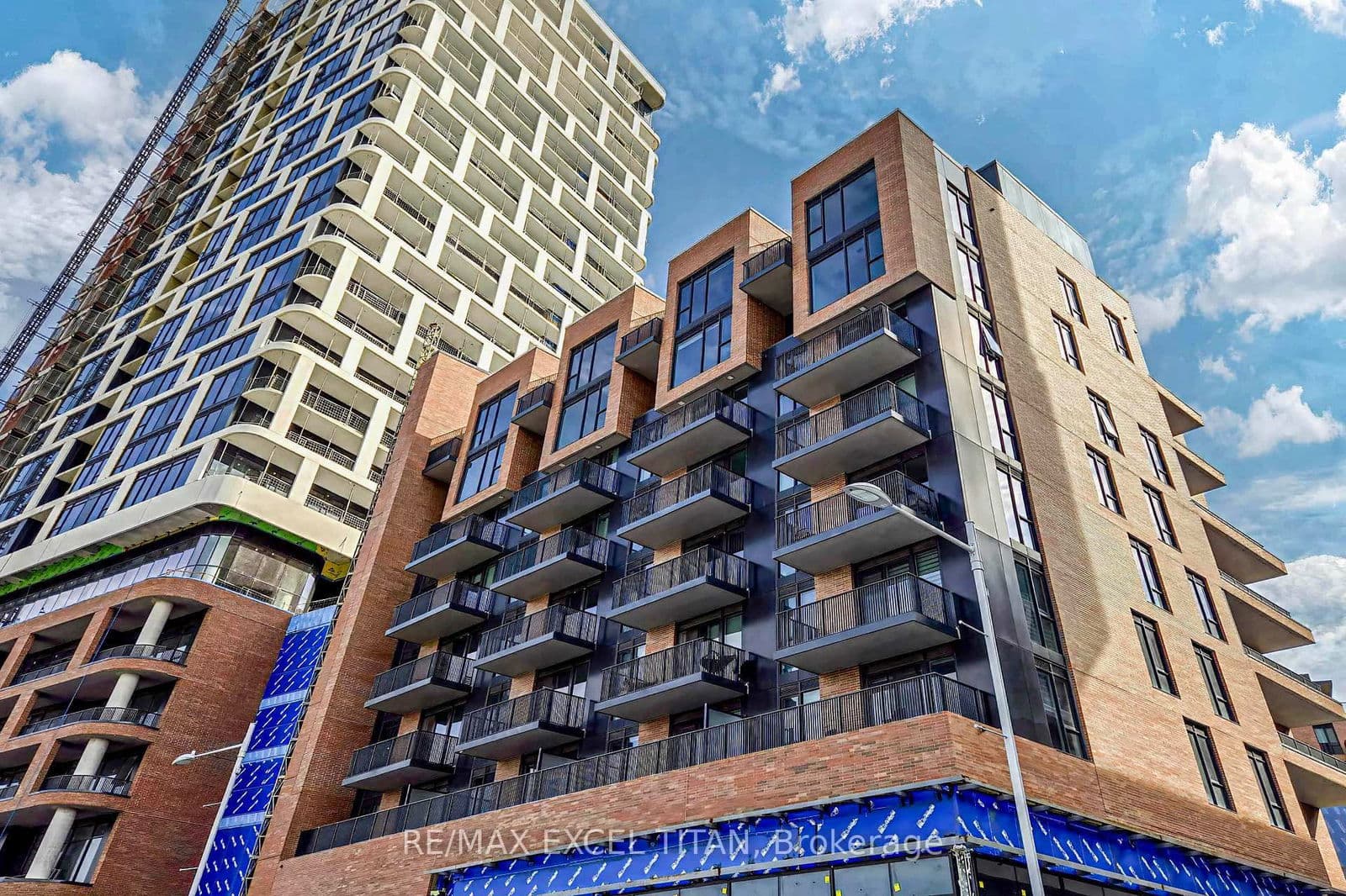 38 Simcoe Promenade, Unit 411