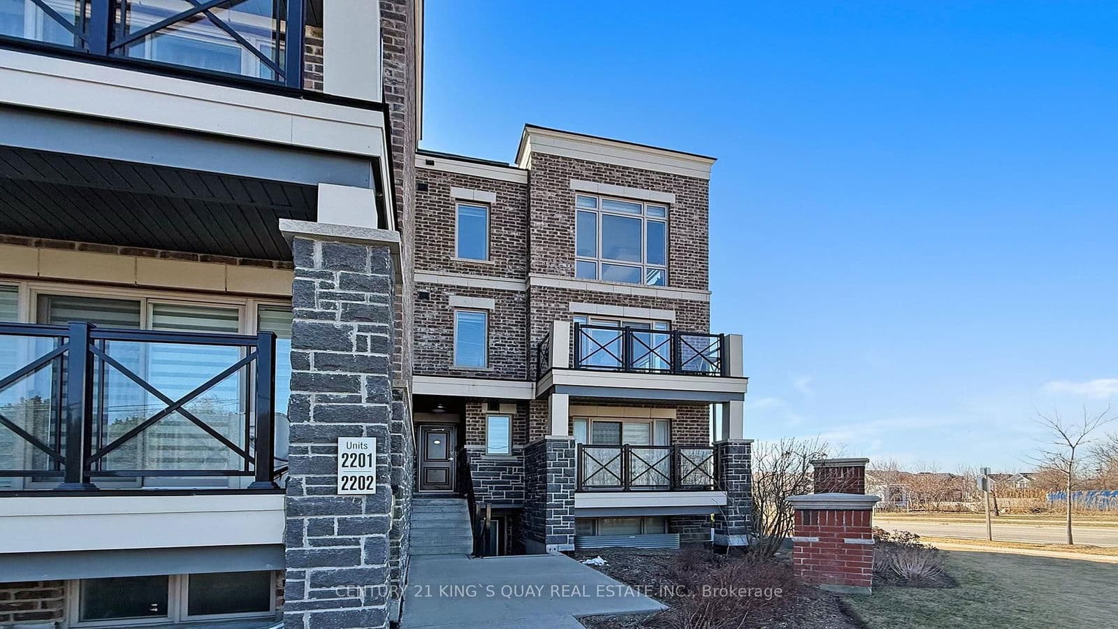 10 Westmeath Lane, Unit 2202