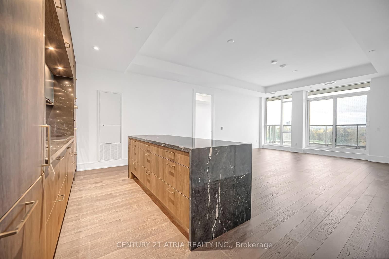 397 Royal Orchard Boulevard, Unit 504