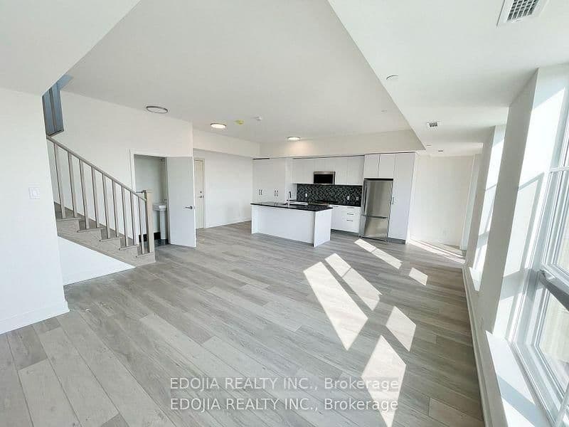 101 cathedral high Street, Unit PH13