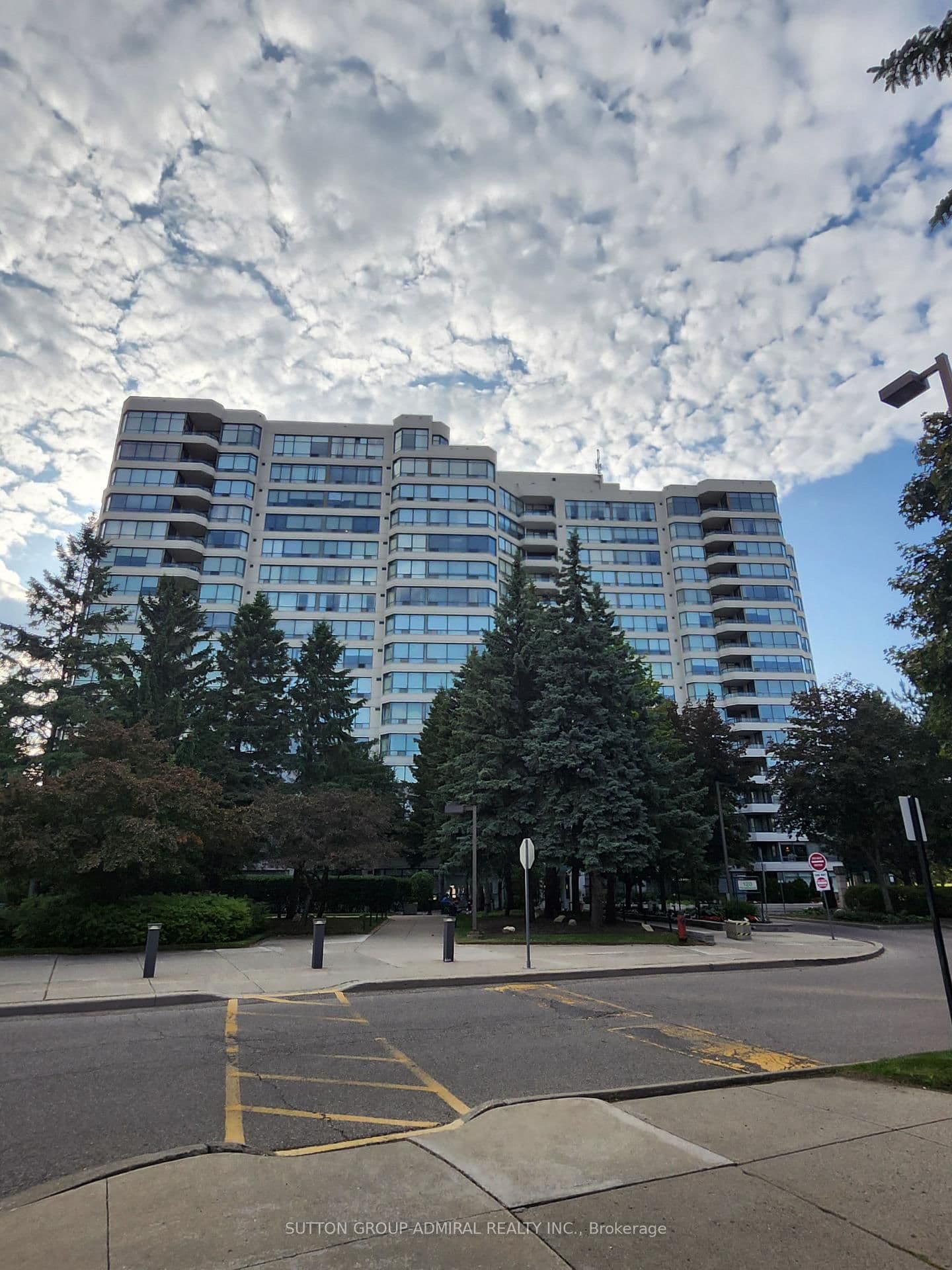 #910 - 120 Promenade Circle