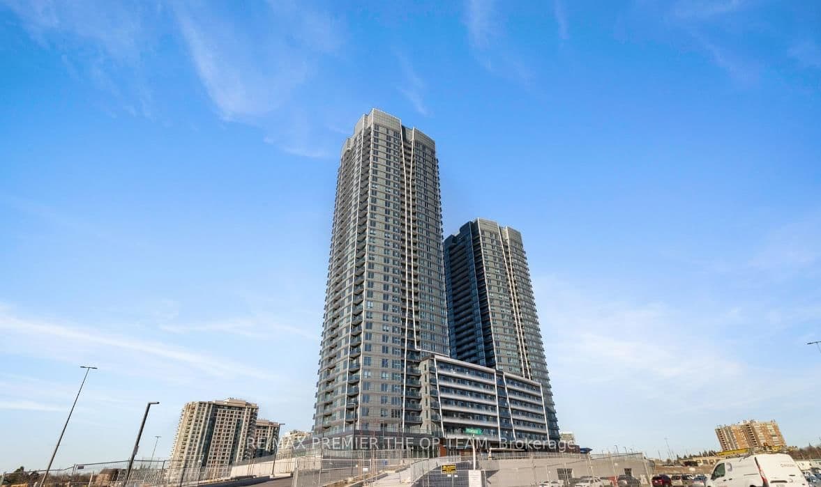 #403 - 30 Upper Mall Way