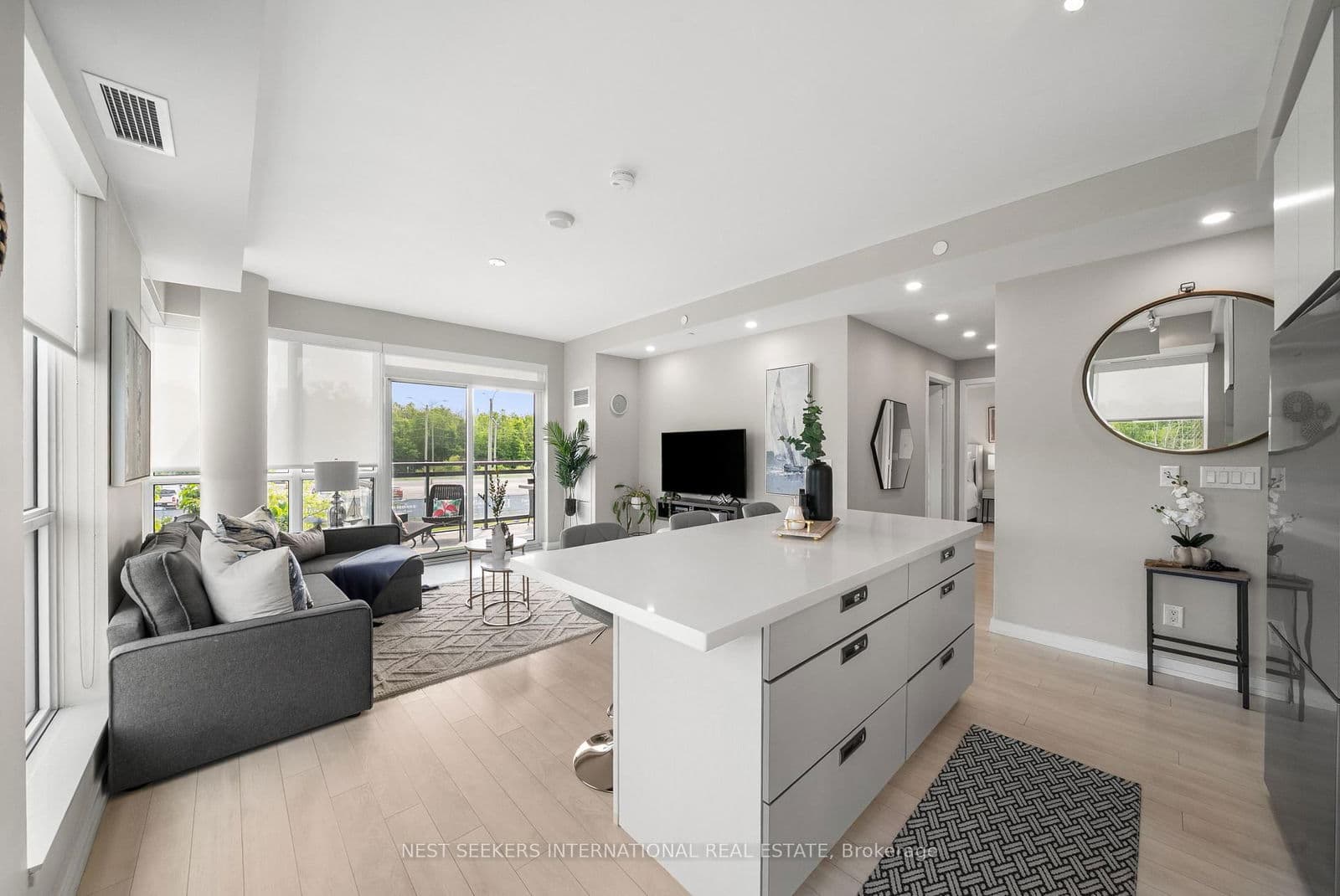 #A213 - 241 Sea Ray Avenue