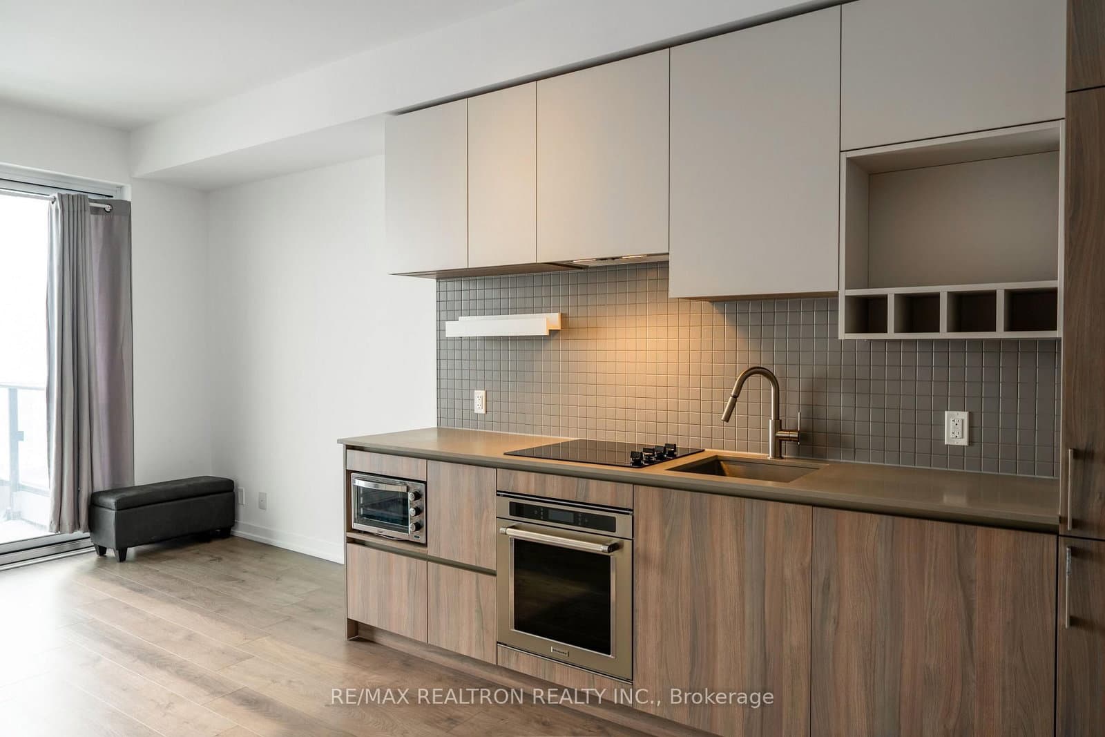 #5208 - 950 Portage Parkway