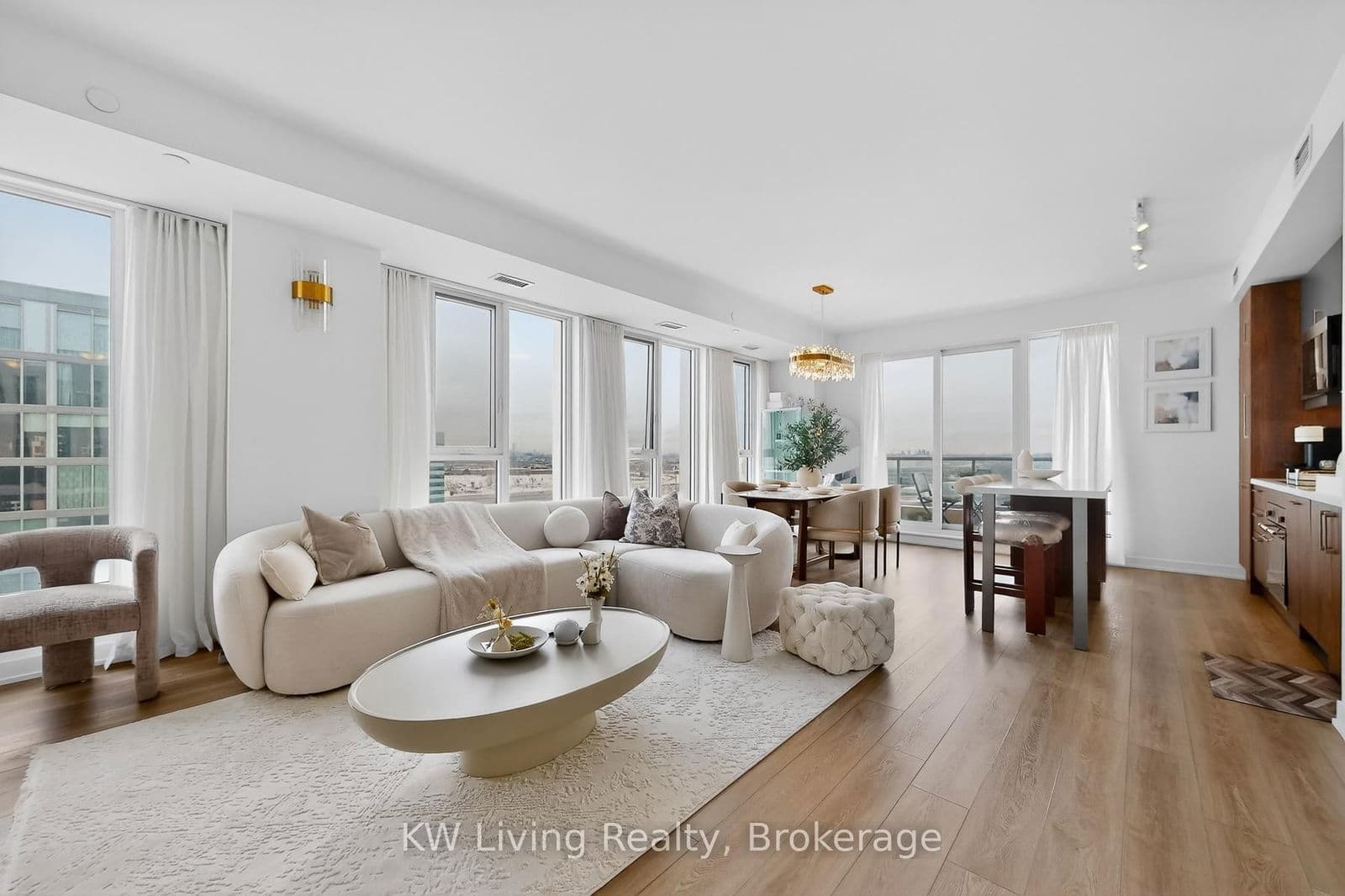 #1606 - 8119 Birchmount Road