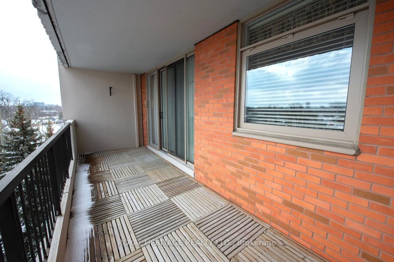 #709 - 7811 Yonge Street