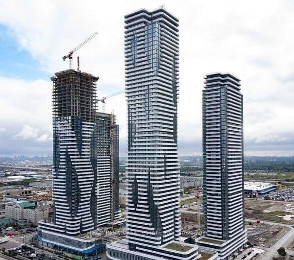 #712 - 195 Commerce Street