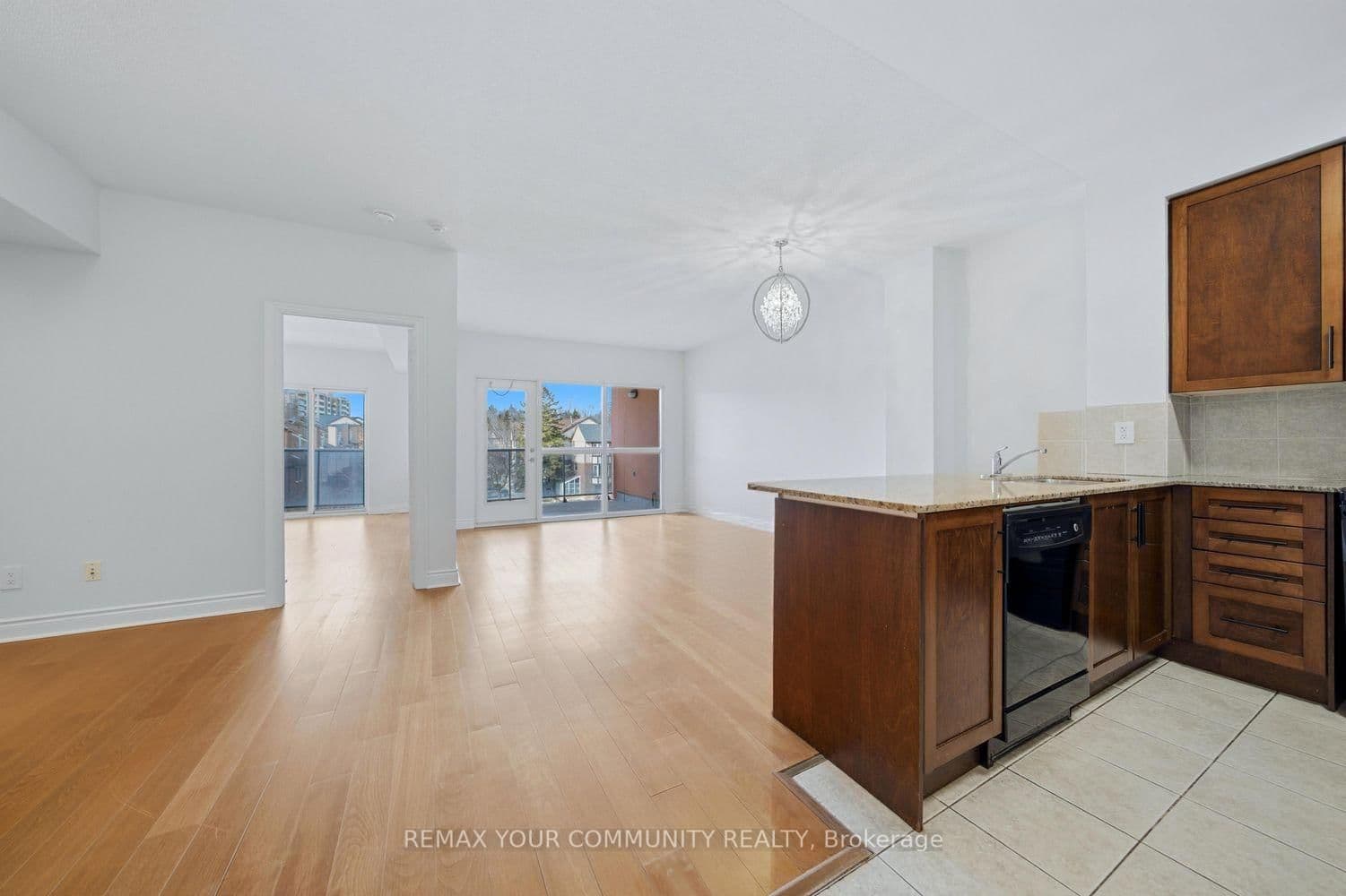 #409 - 160 Woodbridge Avenue