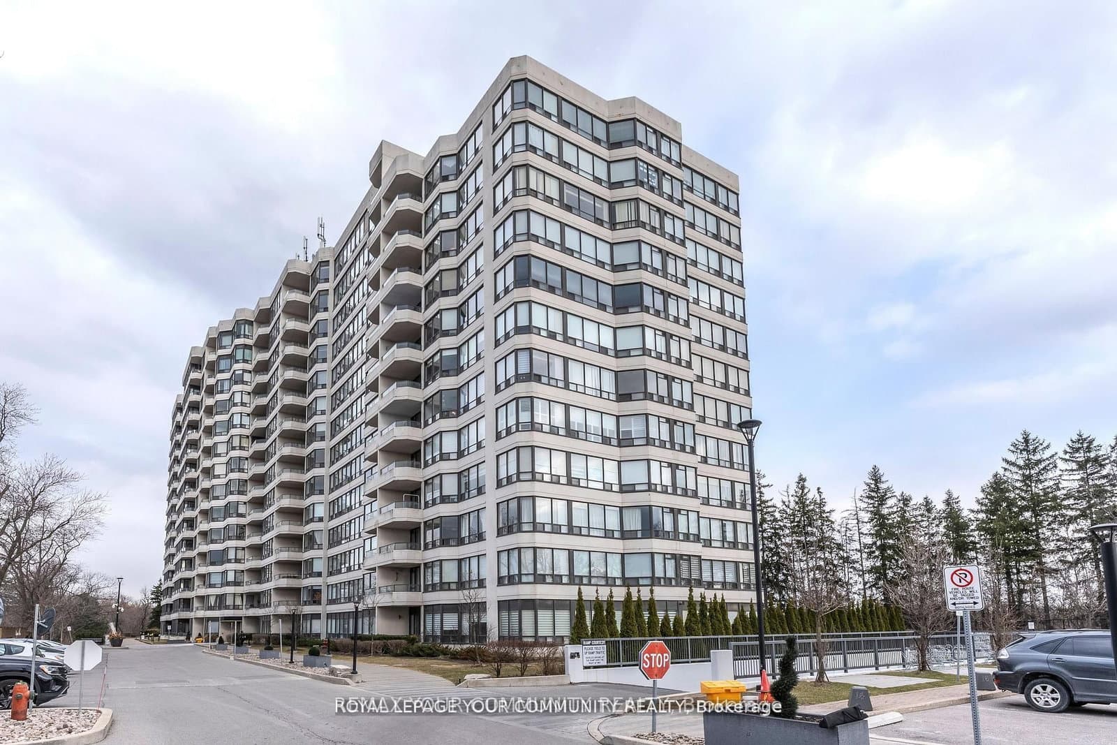 #1002 - 8501 Bayview Avenue