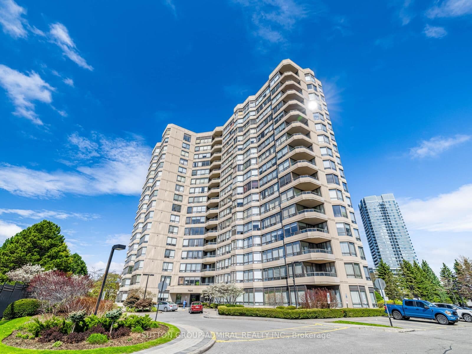 #1611 - 7420 Bathurst Street N