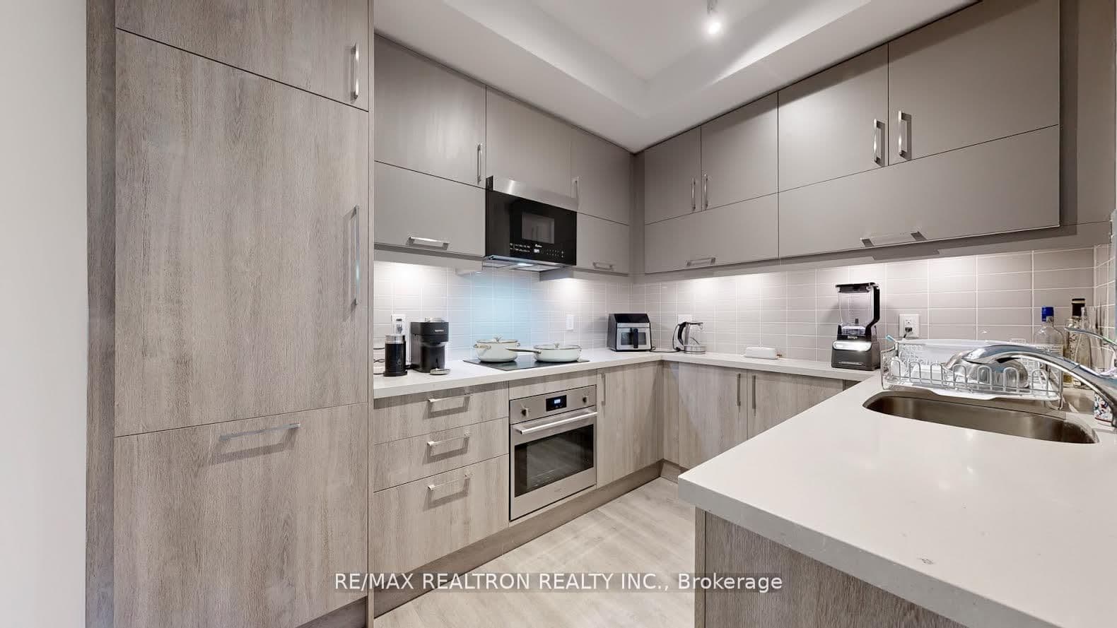 38 Simcoe Promenade Circle, Unit 319C