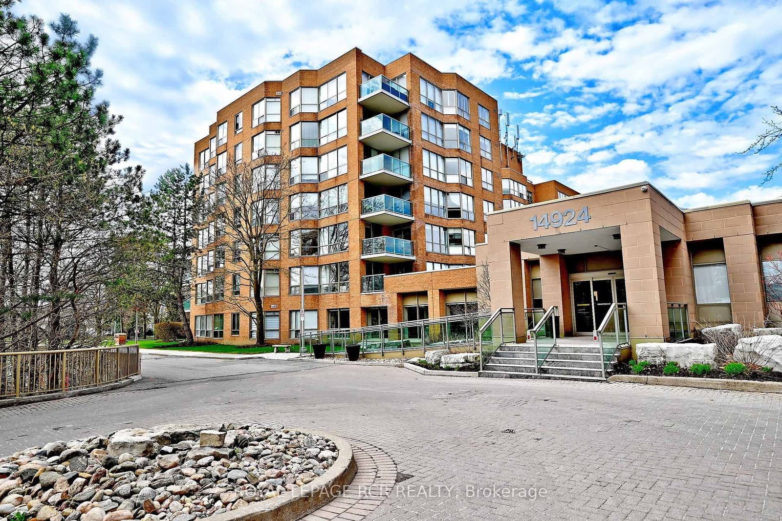 #509 - 14924 Yonge Street