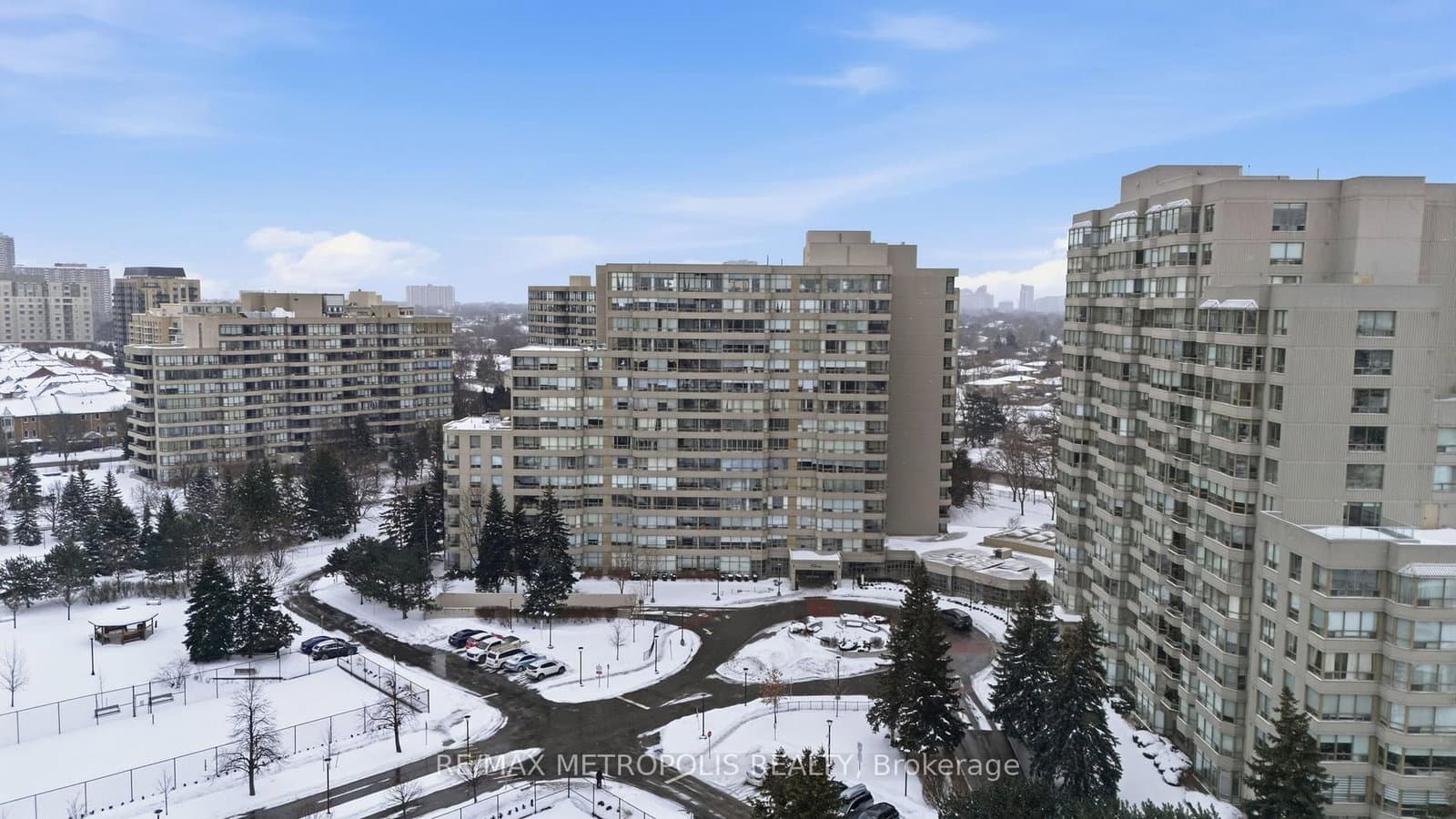 #1501 - 11 Townsgate Drive