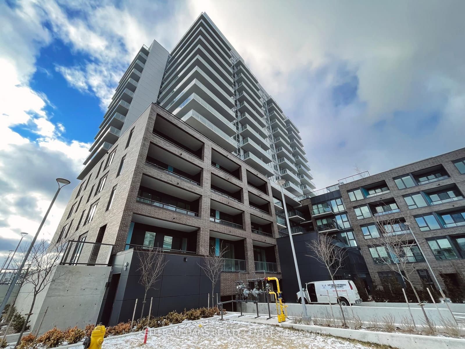 185 Deerfield Road, Unit 1003