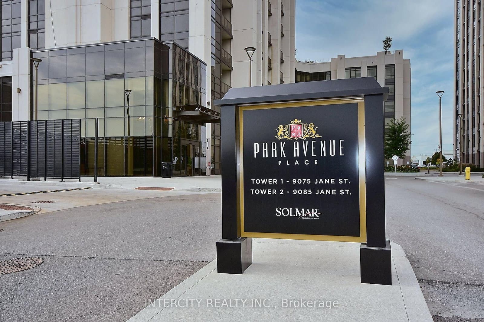 9075 Jane Street, Unit 1808