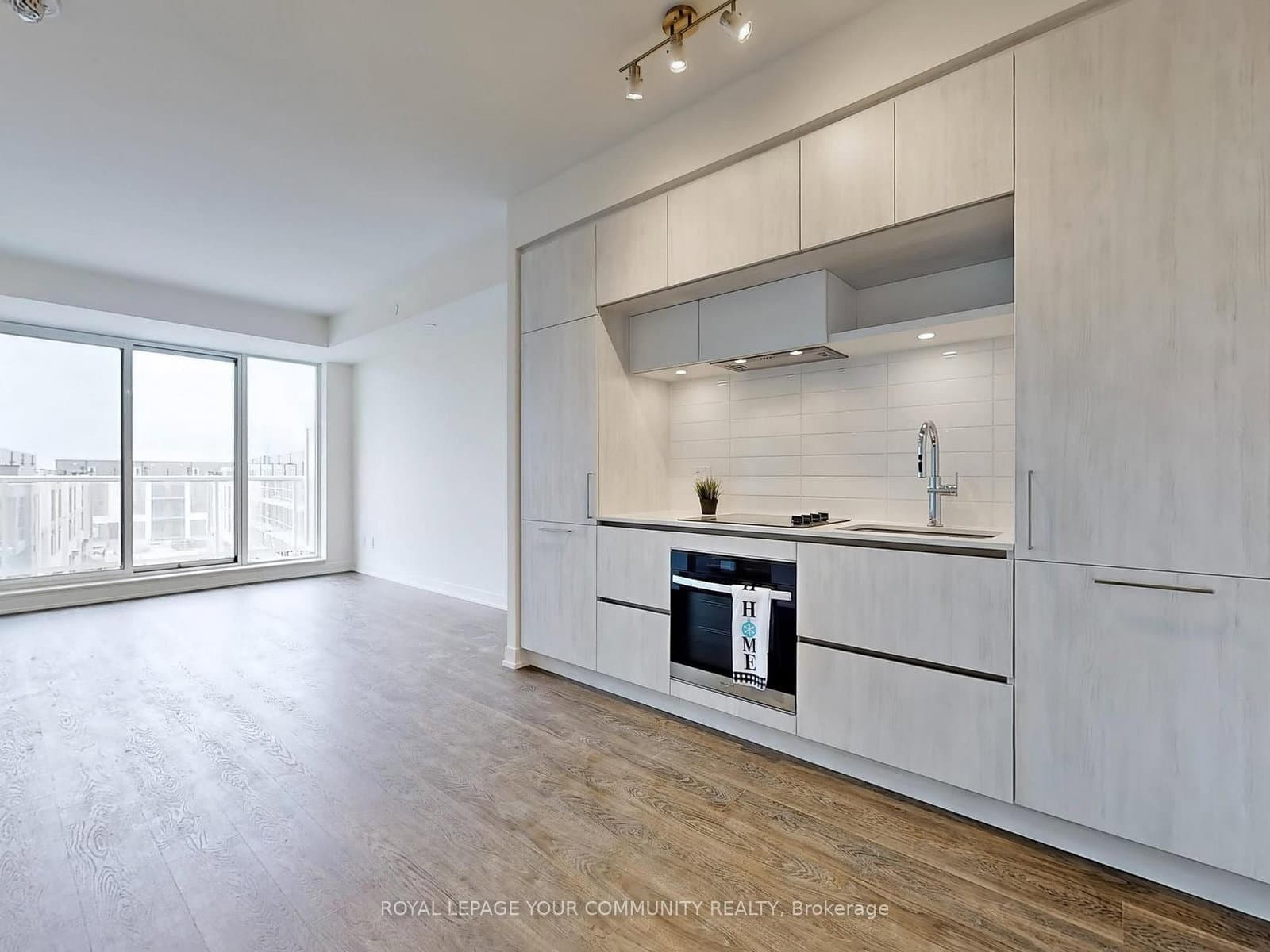 2 David Eyer Road, Unit 421