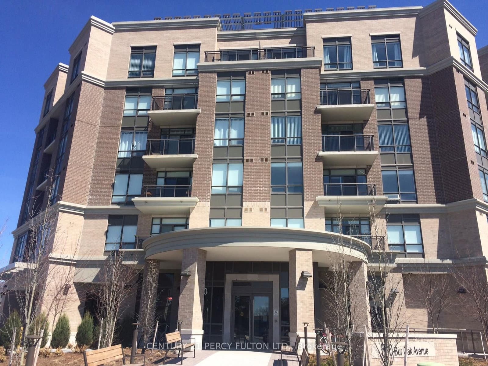 540 Bur Oak Avenue, Unit 527