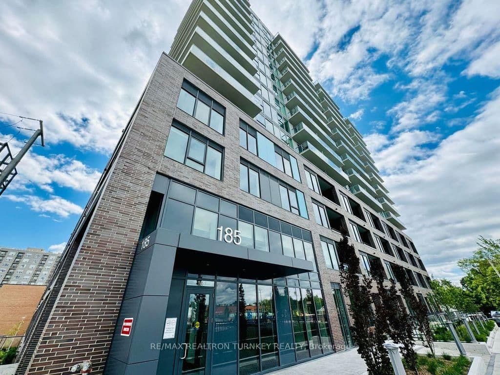 185 Deerfield Road, Unit 903