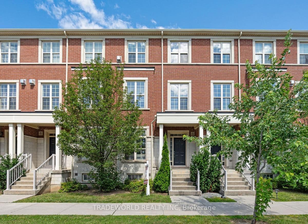 70 Donald Buttress Boulevard W