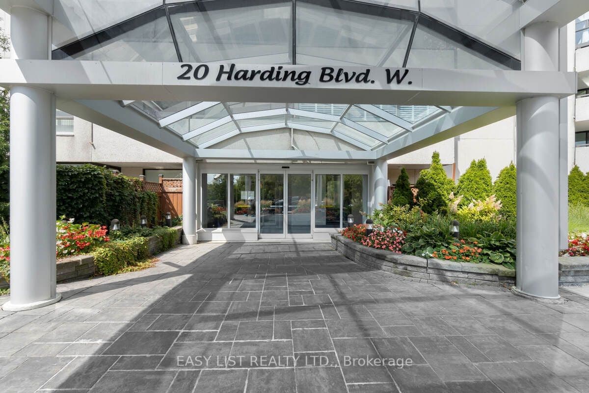 #810 - 20 Harding Boulevard W