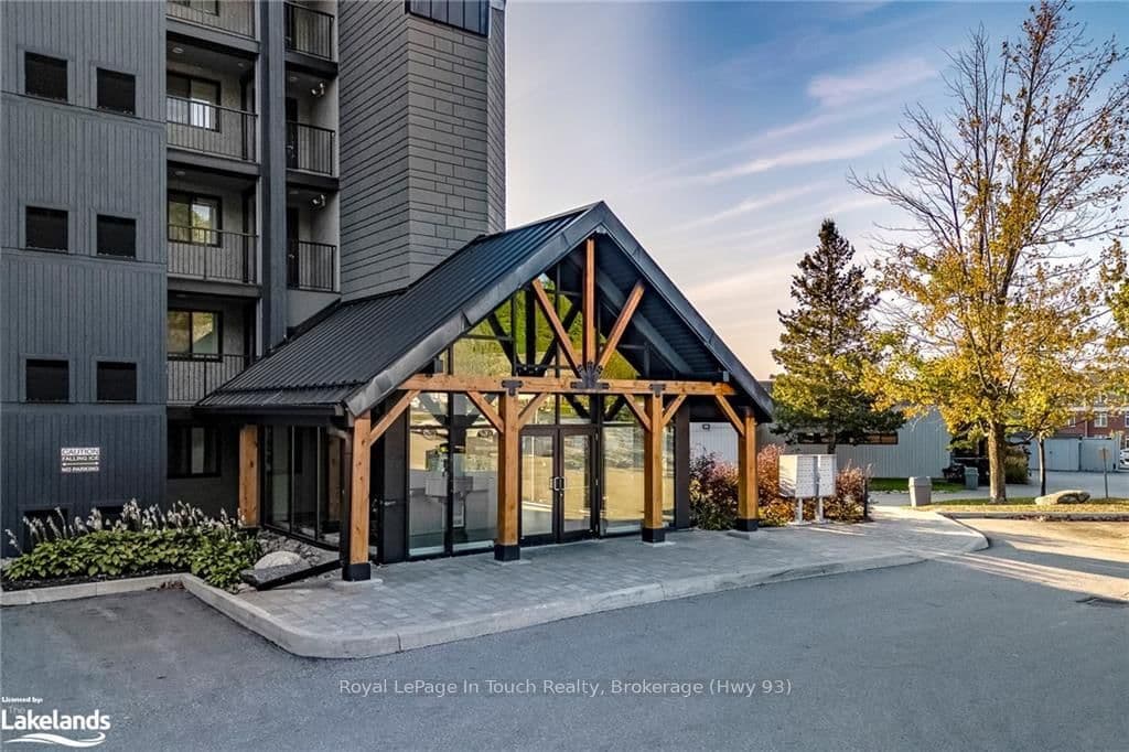 80 HORSESHOE Boulevard, Unit G02