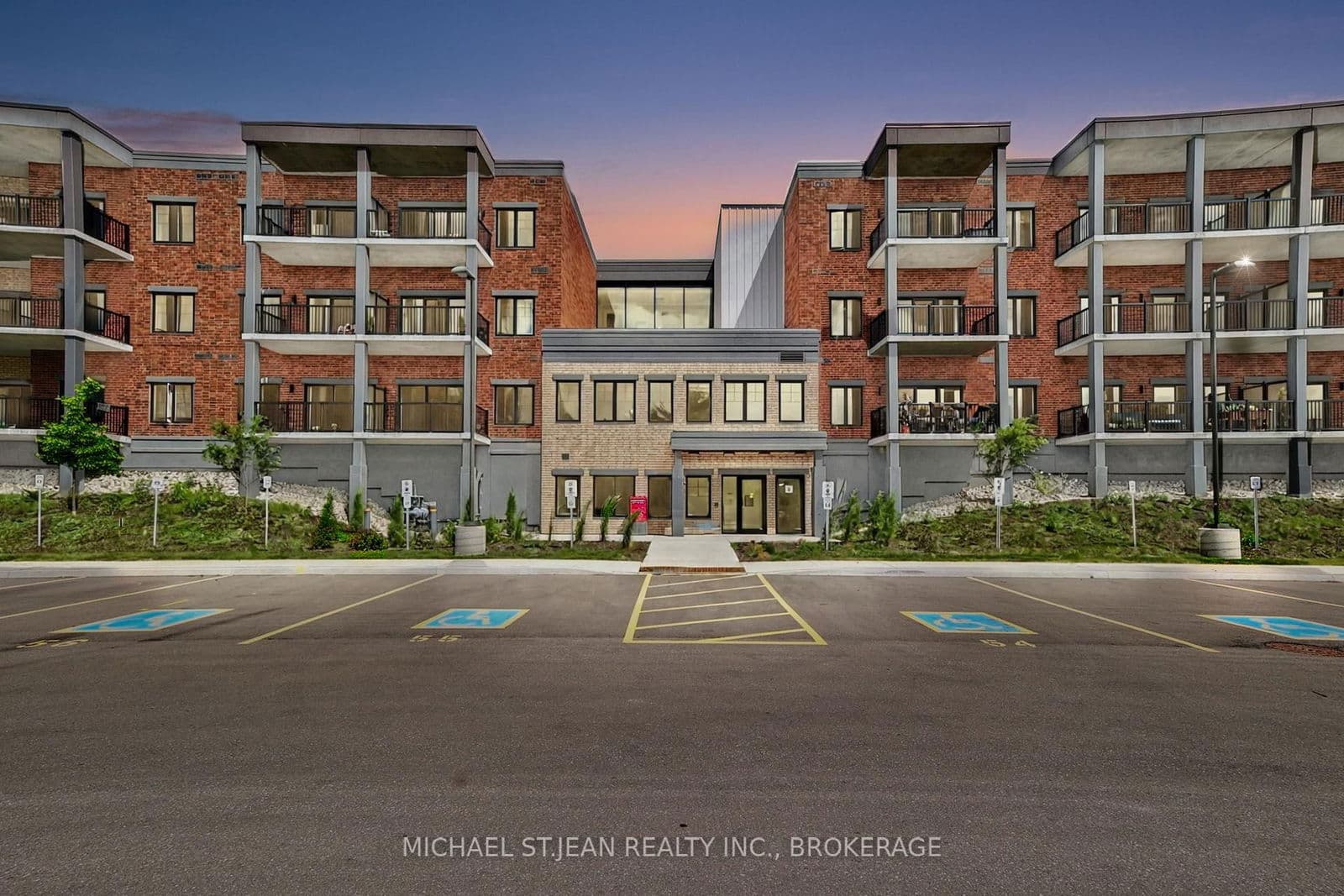 121 Mary Street, Unit 402