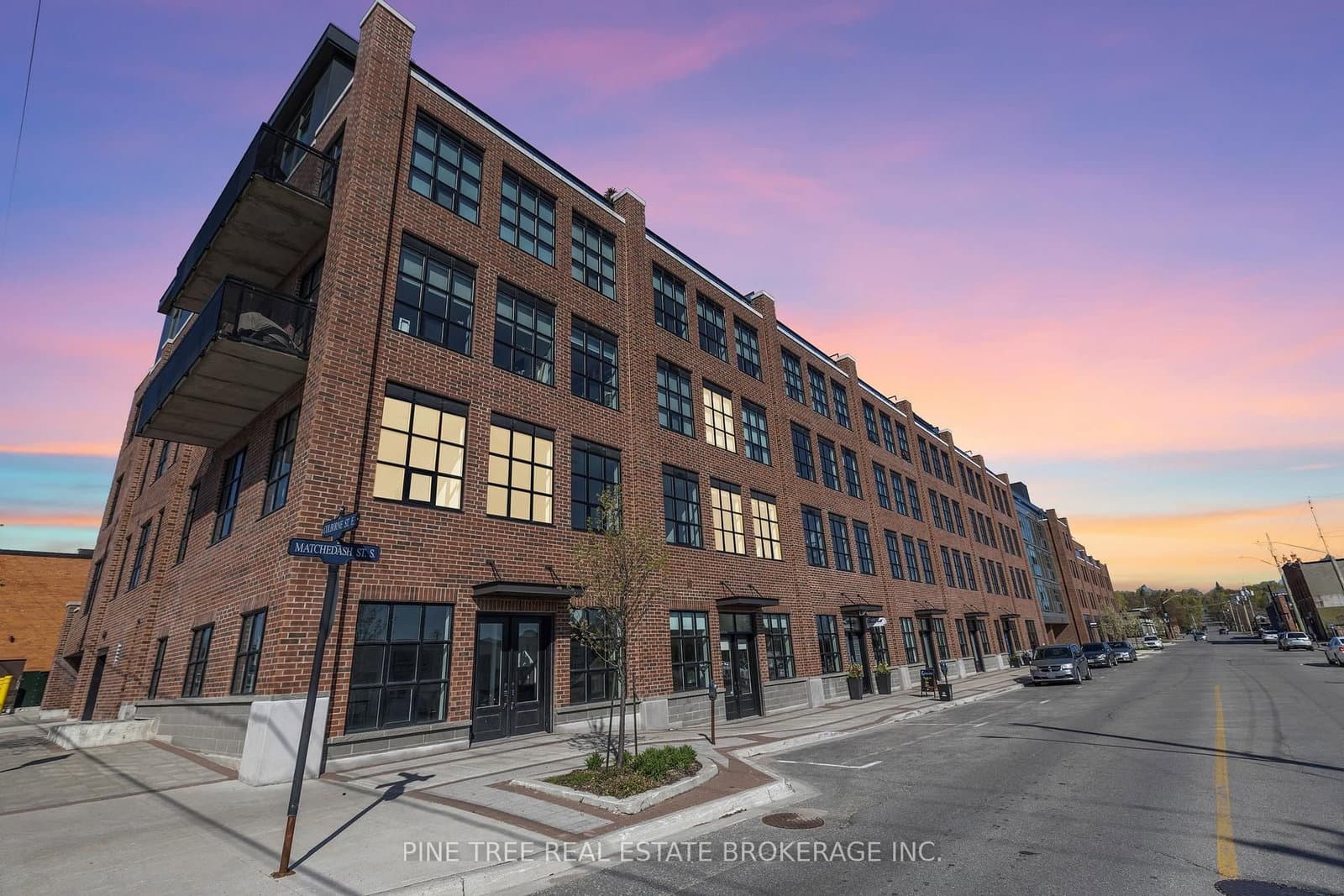 21 Matchedash Street S, Unit 105