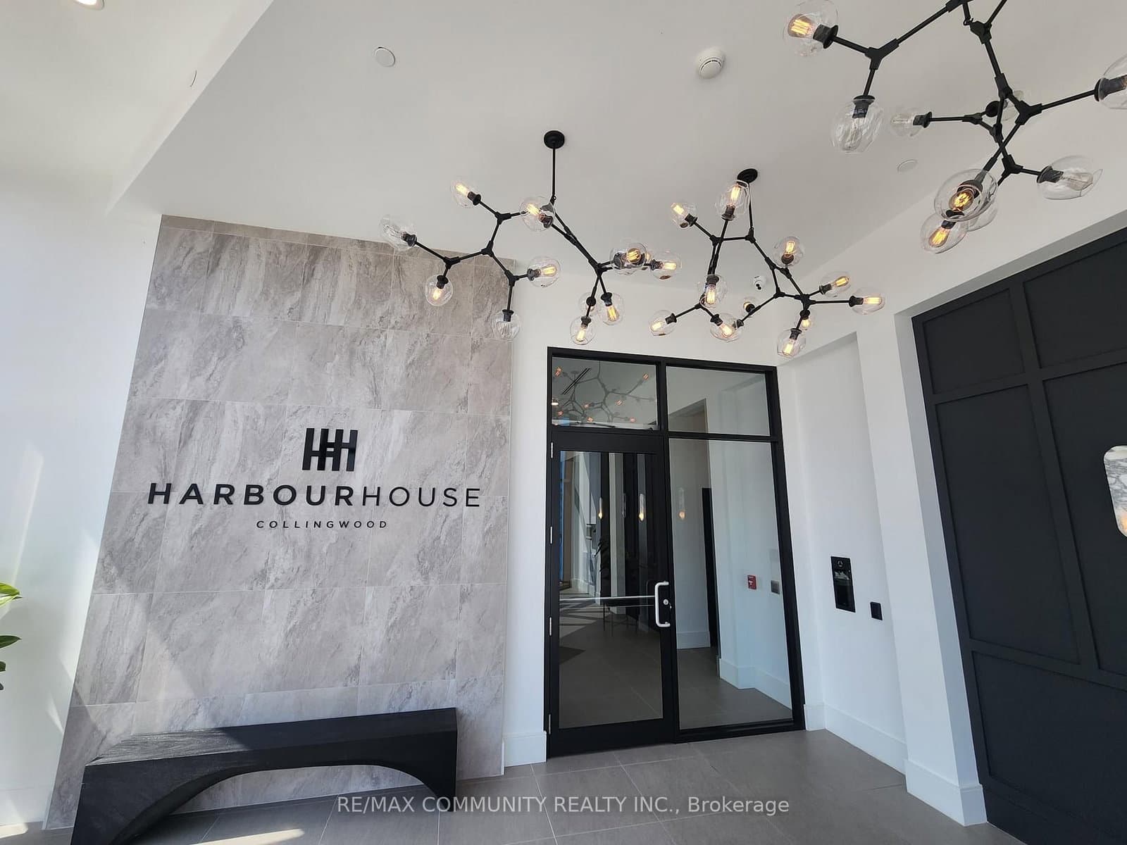 31 Huron Street, Unit 309