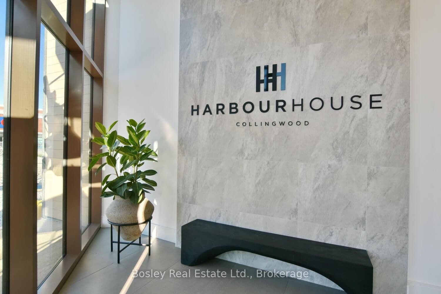 31 Huron Street, Unit 227