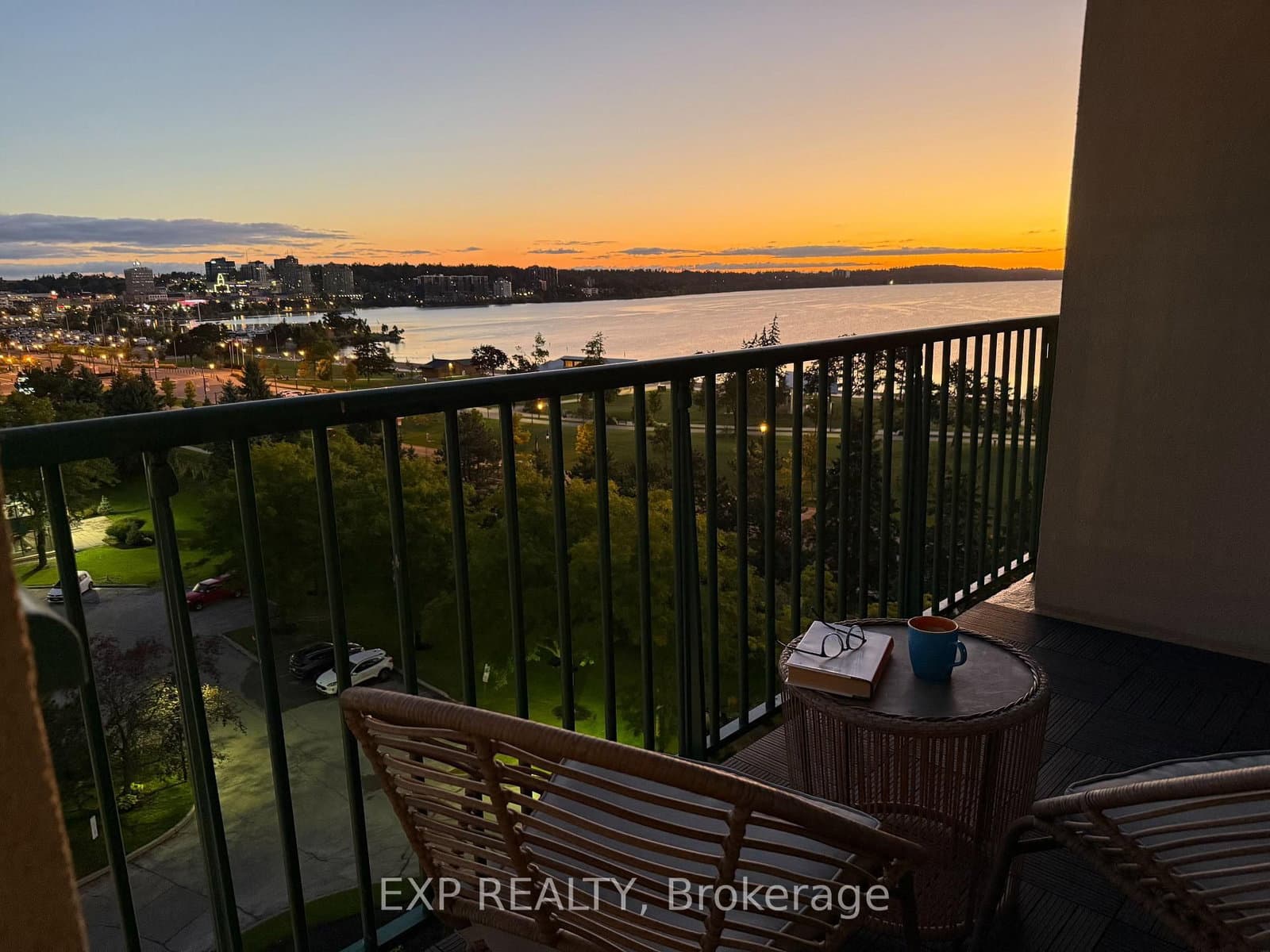 #906 - 75 Ellen Street