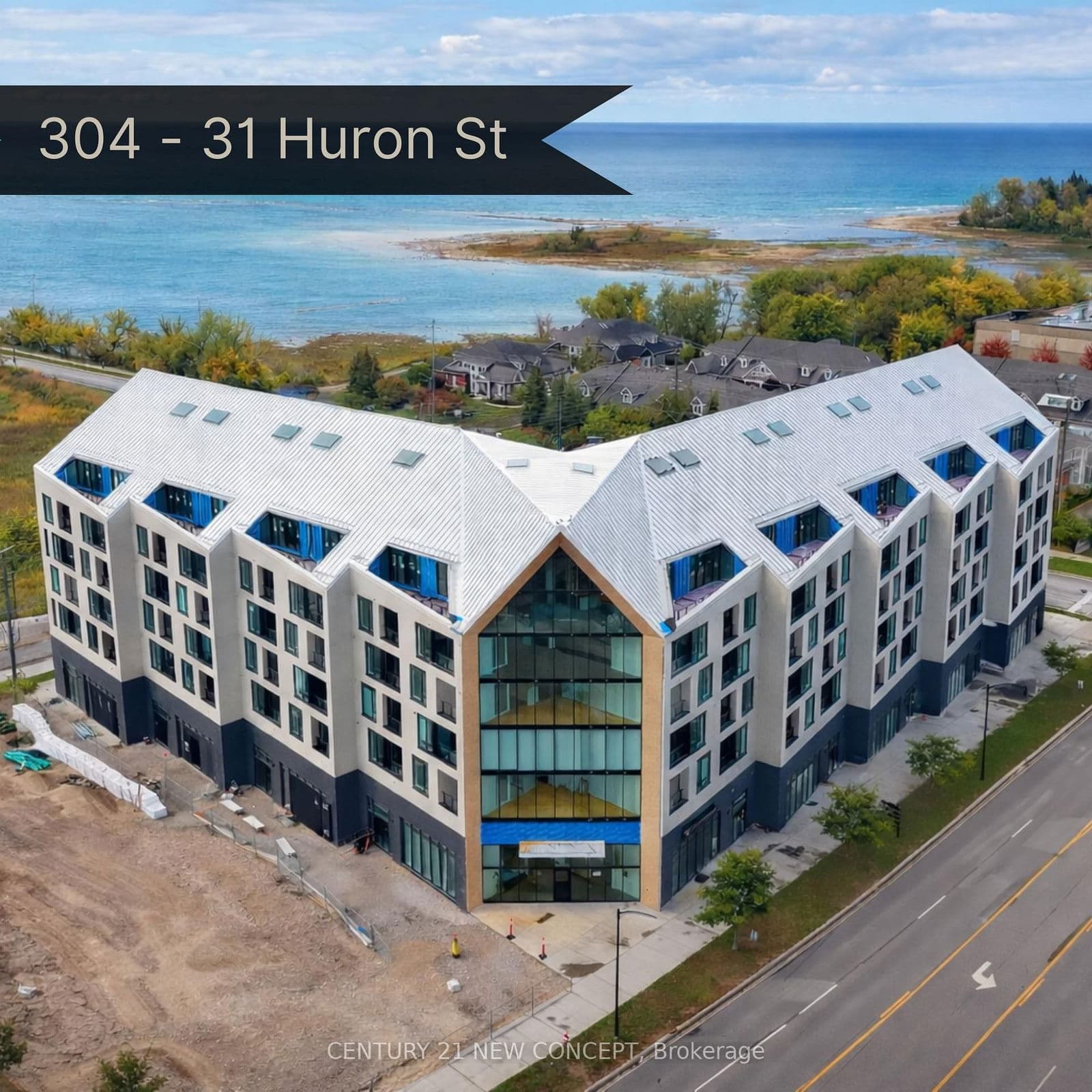 31 Huron Street, Unit 304