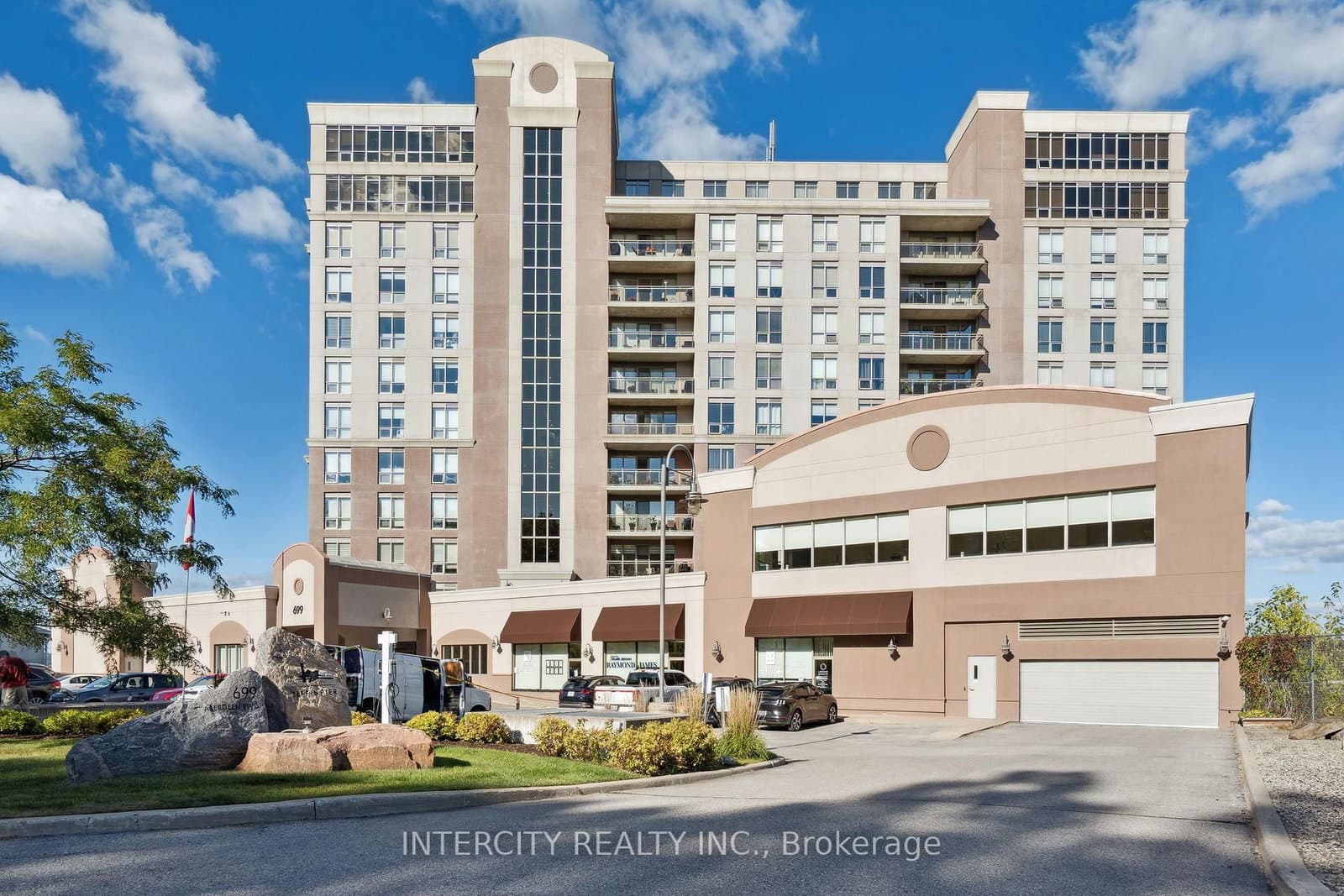 #807 - 699 Aberdeen Boulevard