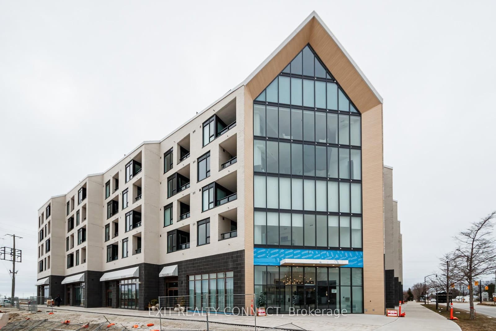 31 Huron Street, Unit 218