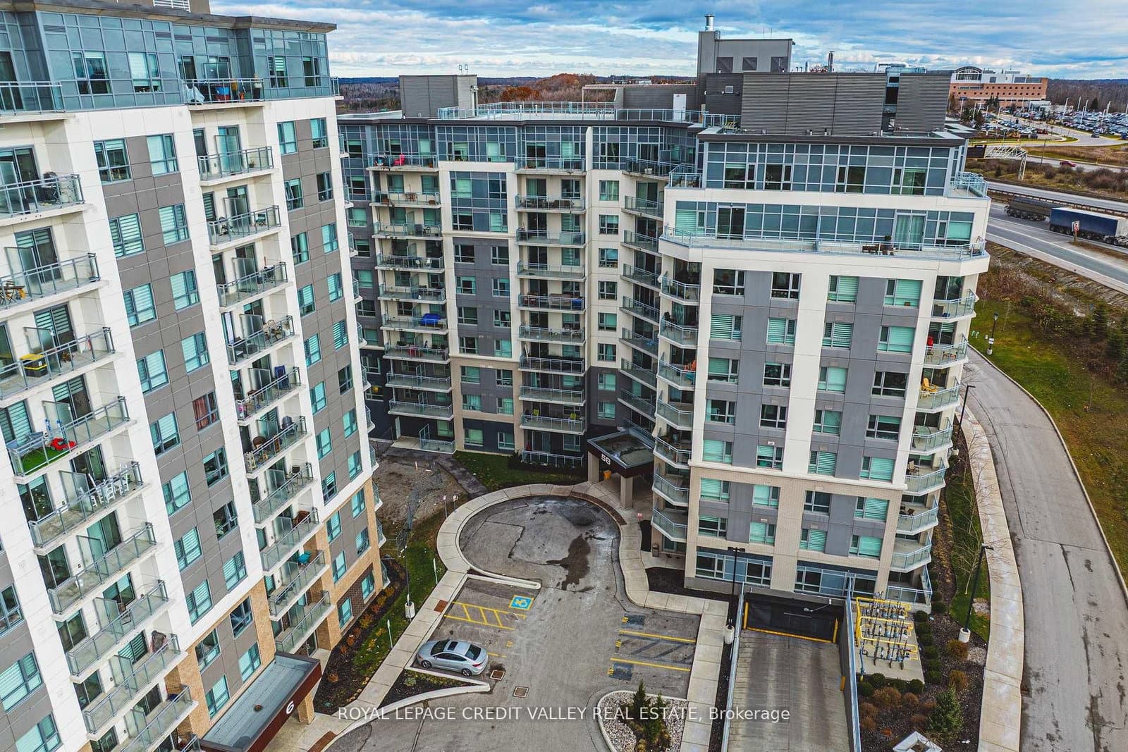 #317 - 58 Lakeside Terrace