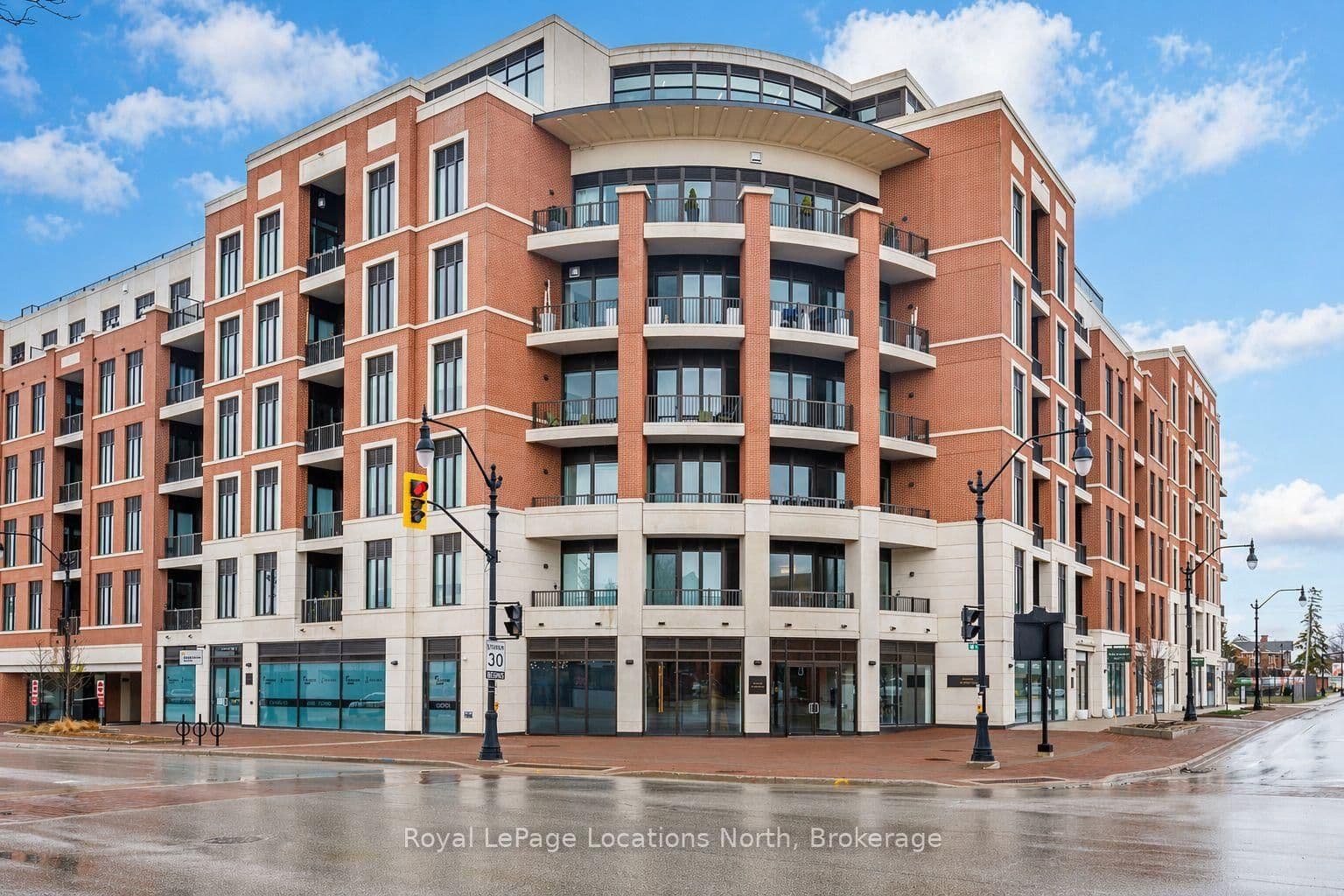 #322 - 1 HUME Street