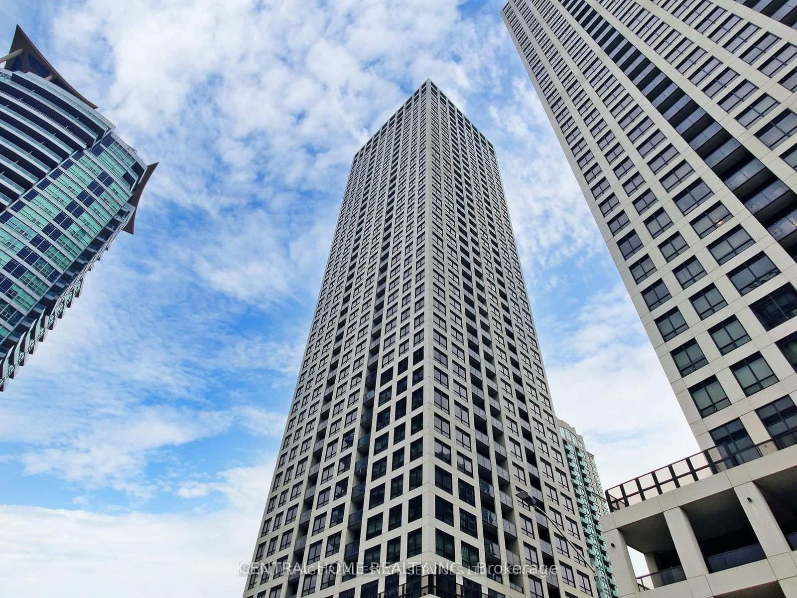 30 Elm Drive, Unit 2206