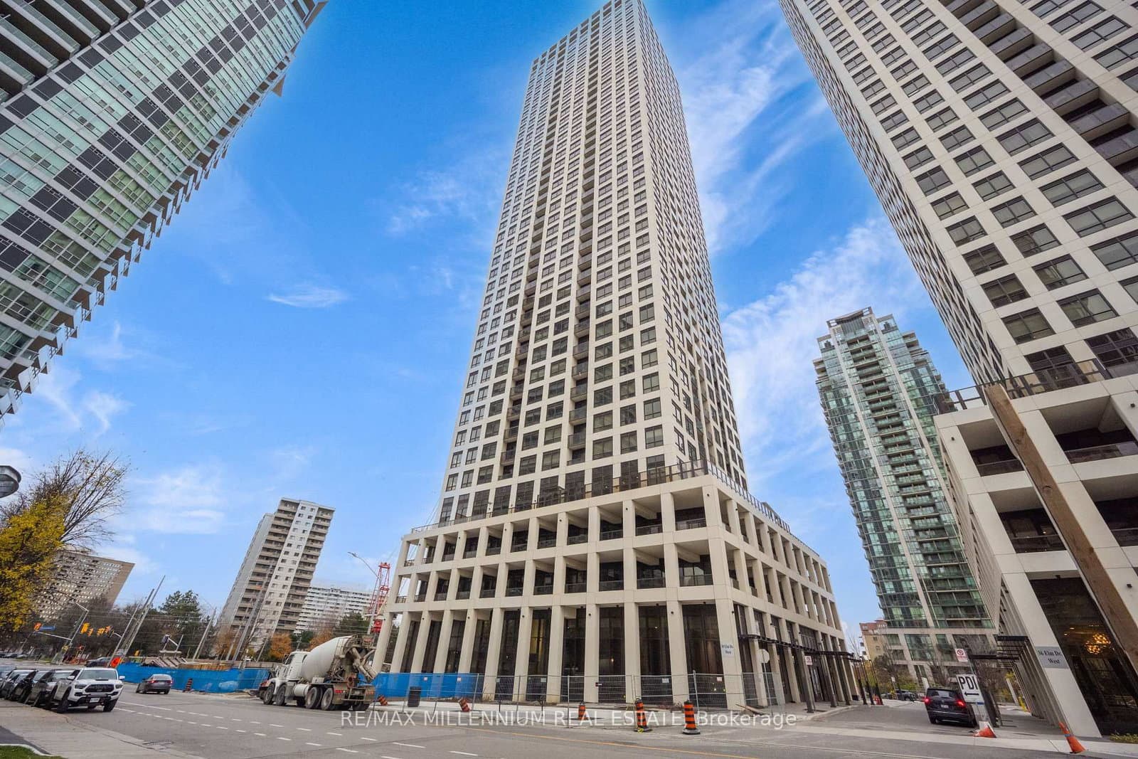 30 Elm Drive, Unit 1106