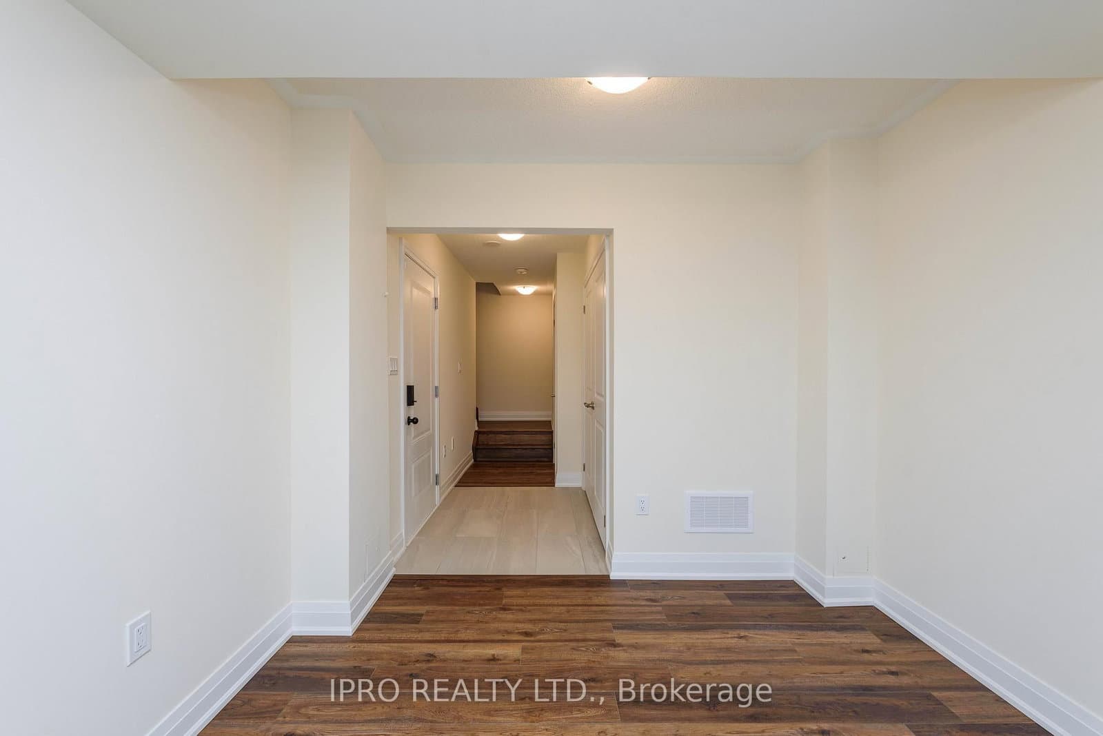 2538 Littlefield Crescent