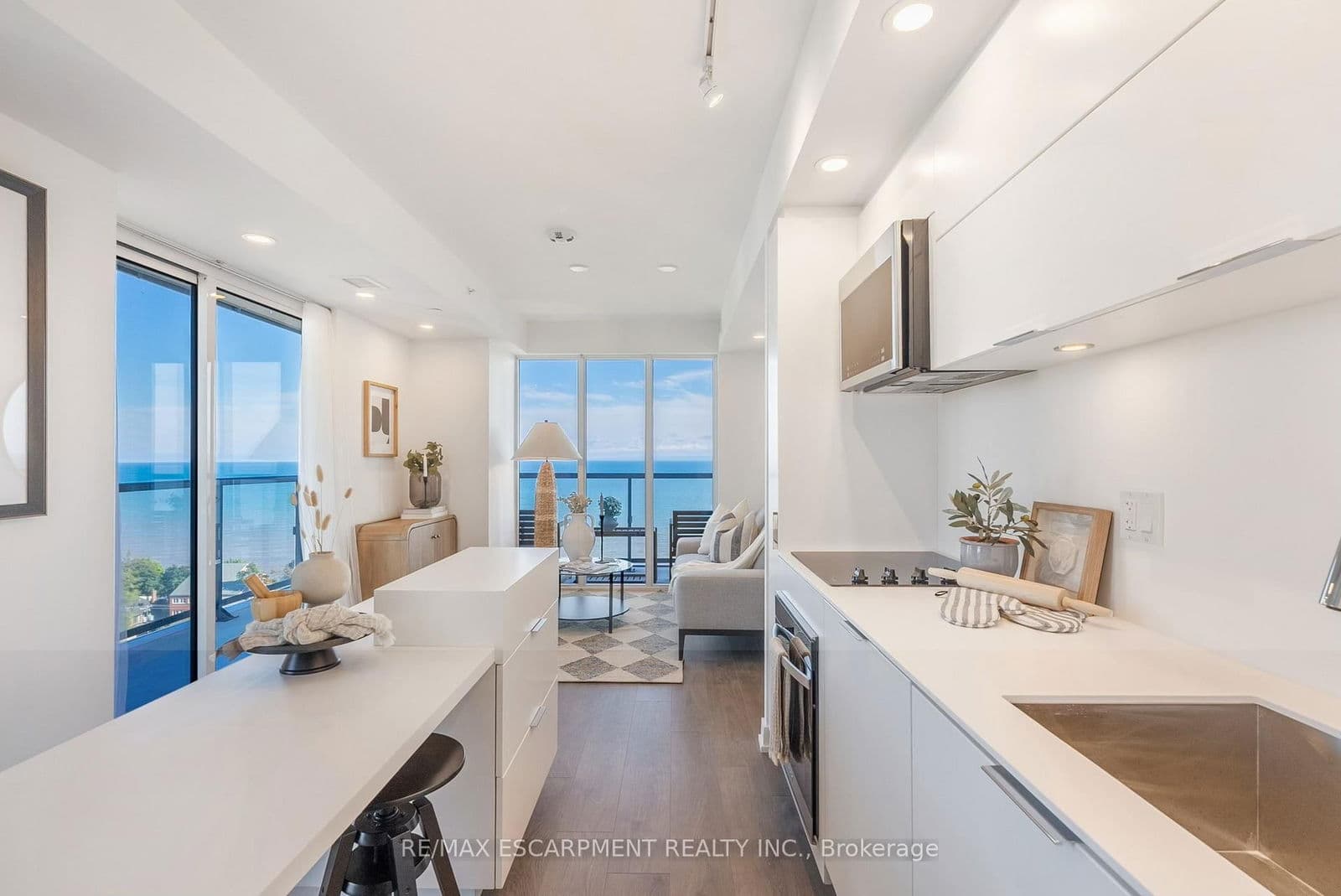 370 Martha Street, Unit 2103