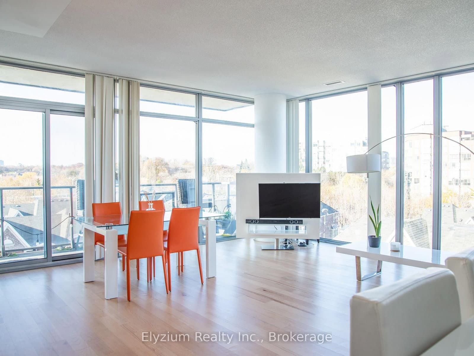 #510 - 105 The Queensway Way