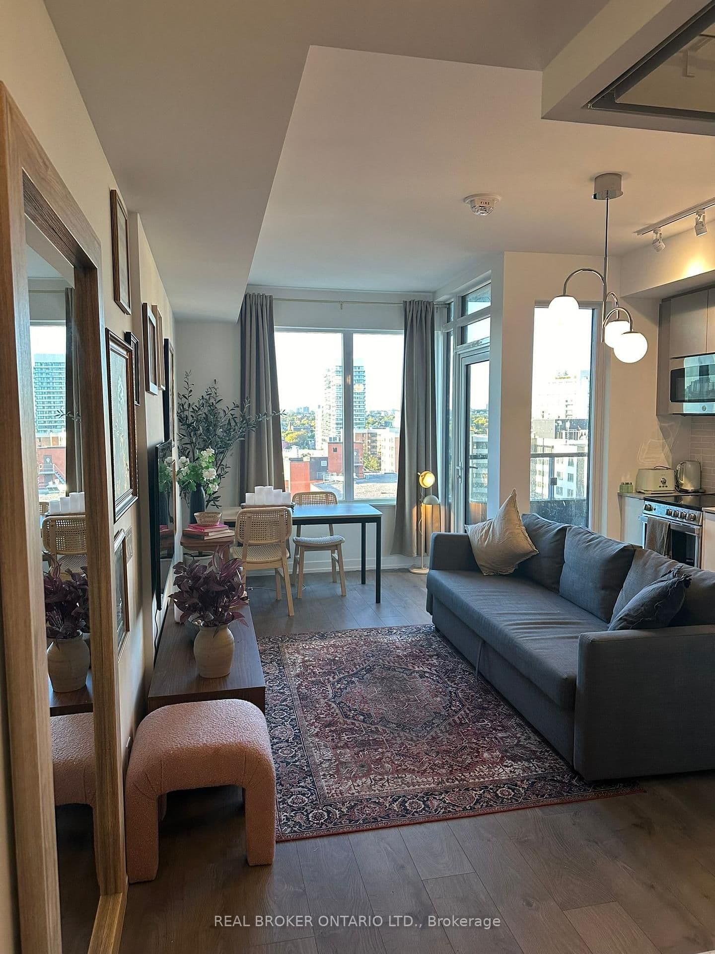 270 Dufferin Street, Unit 820