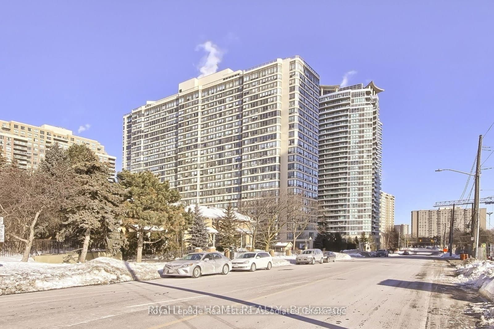 #511 - 55 Elm Drive W