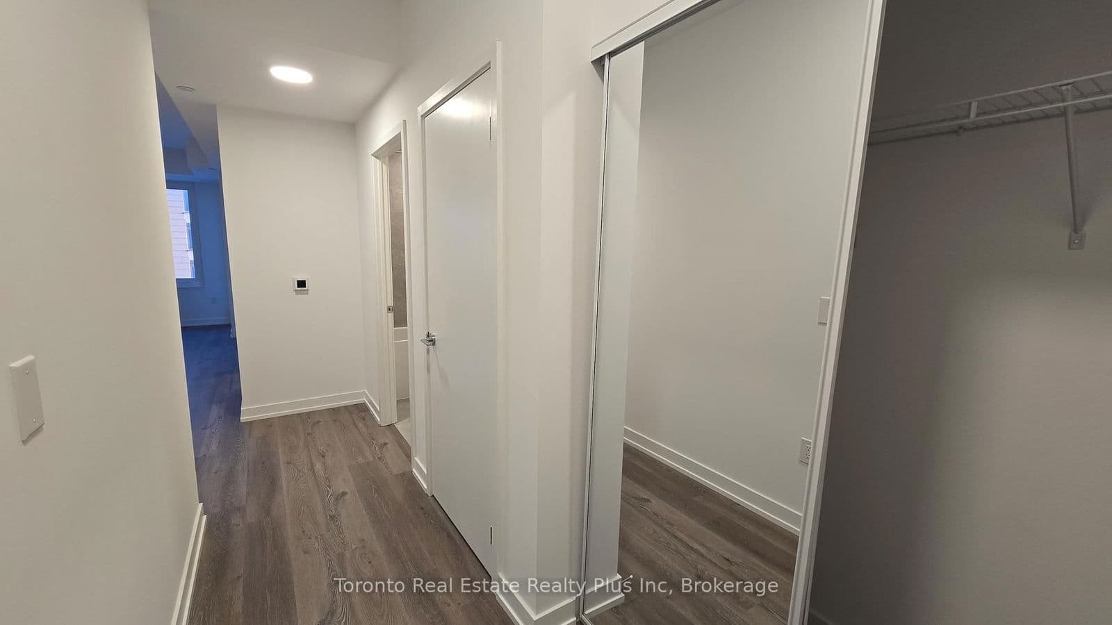 395 Square One Drive, Unit 1806