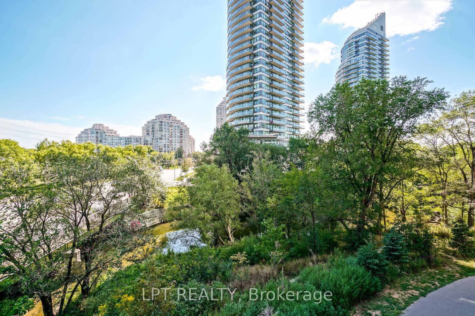 #410 - 2220 Lakeshore Boulevard W