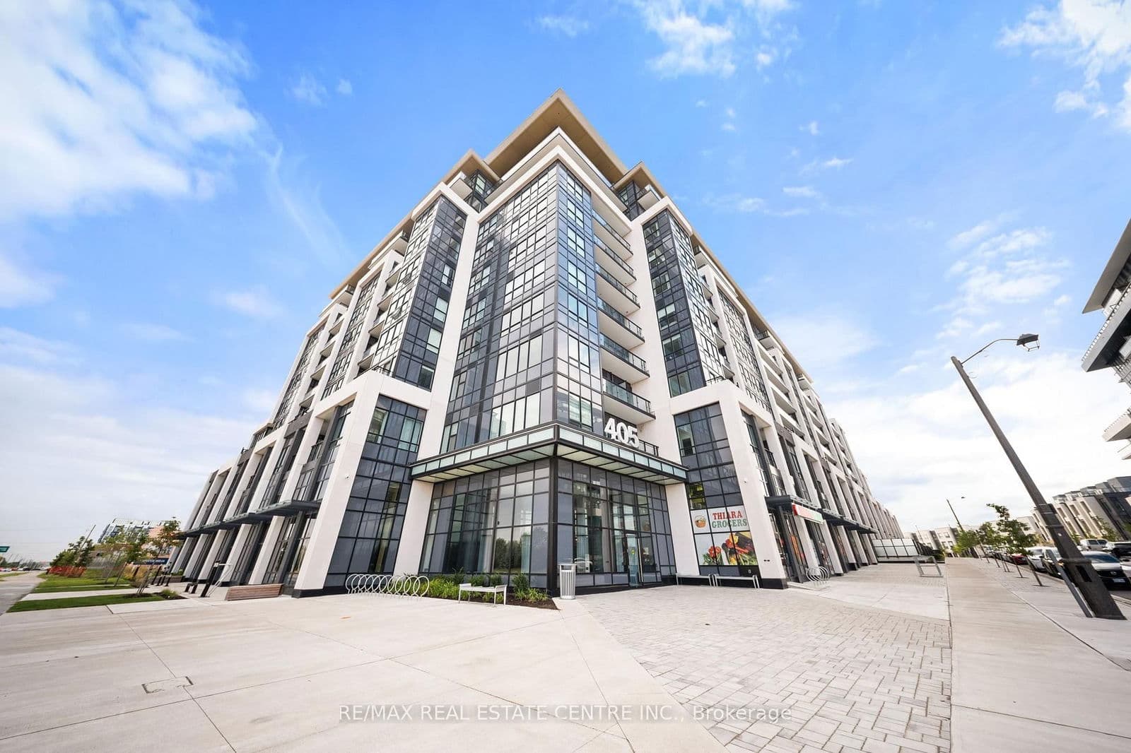 #316 - 405 Dundas Street W