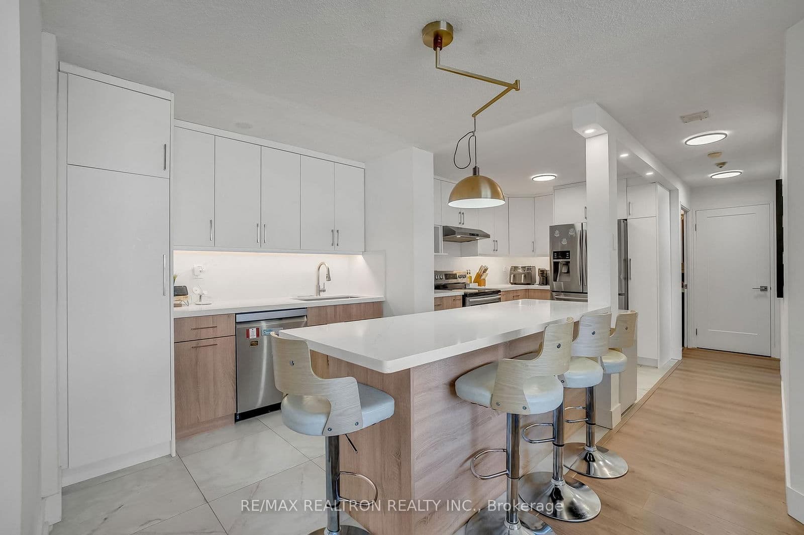 #1713 - 4185 Shipp Drive