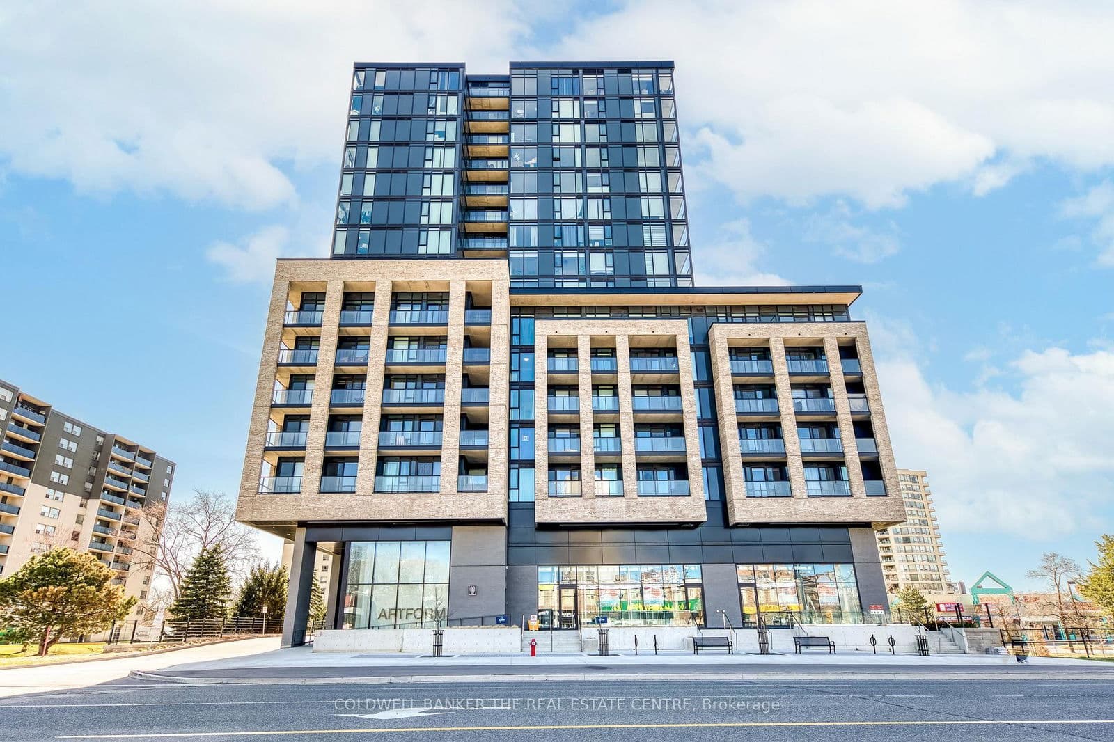 86 DUNDAS Street E, Unit 709