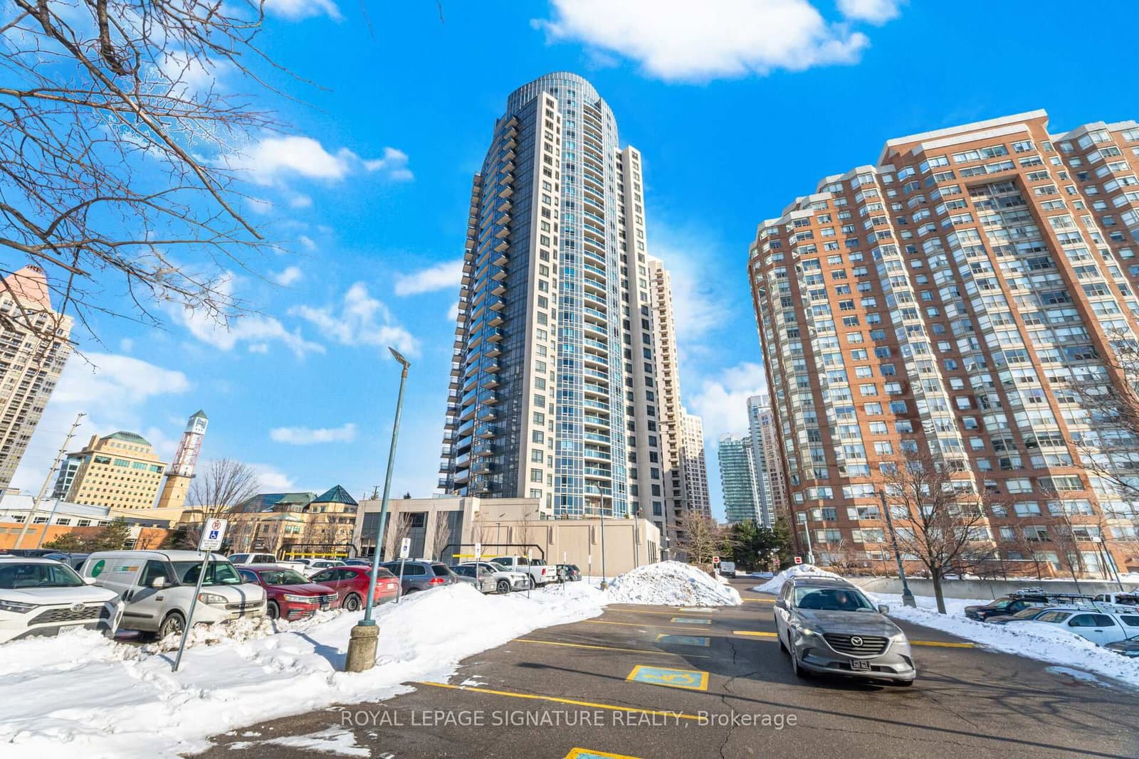 #1402 - 330 Burnhamthorpe Road W