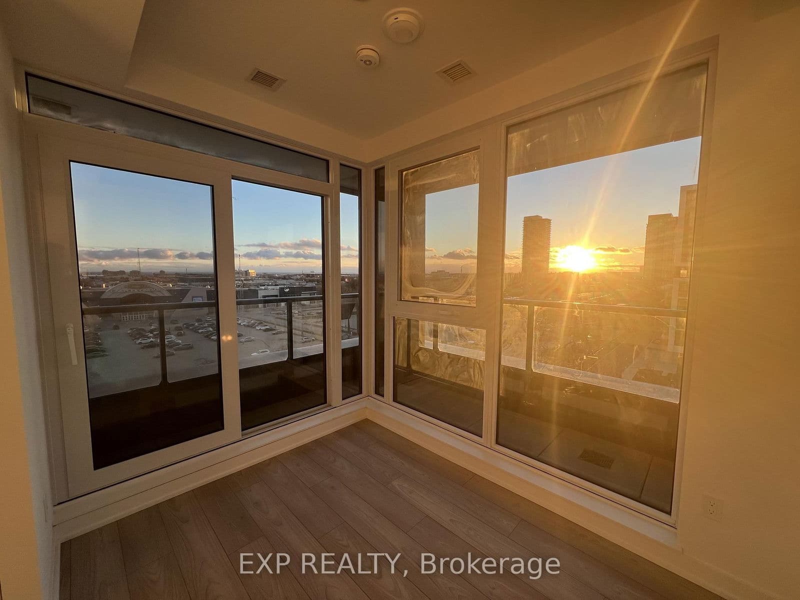 1007 The Queensway, Unit 625