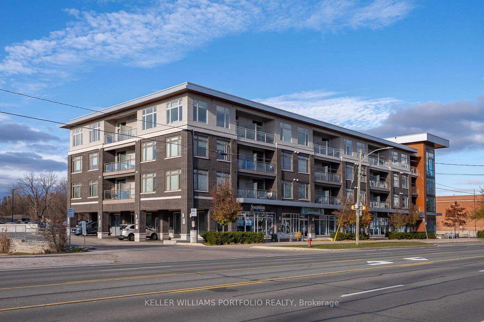 #322 - 457 Plains Road E